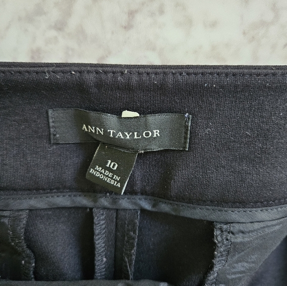 Ann Taylor black ankle pants - Picture 3 of 3